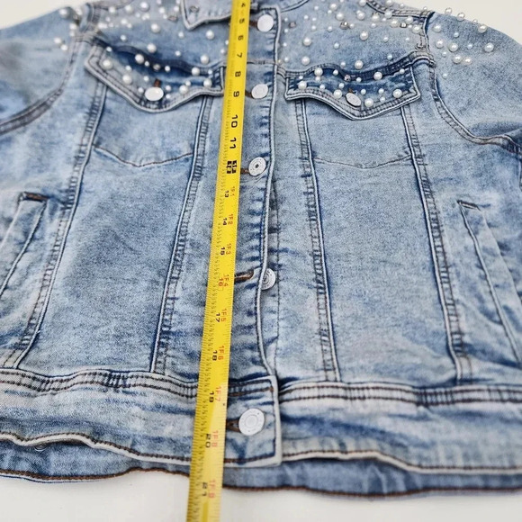 Urban Closet Women's Jewel Beaded Stretch Denim Jacket Crop Light Wash Sz S - Picture 12 of 13